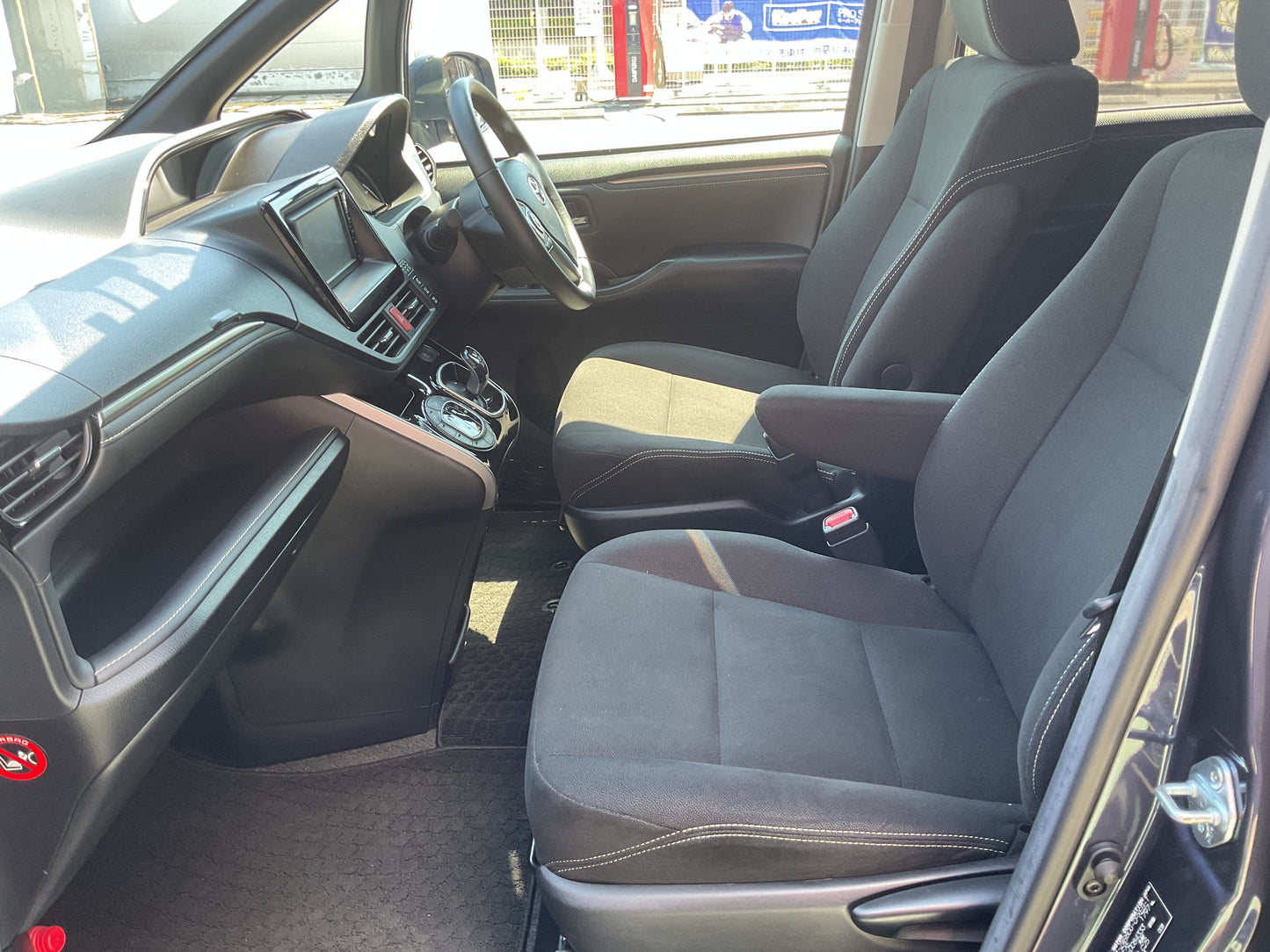 エスクァイア　ハイブリッドX／ナビ／TV／バックカメラ／