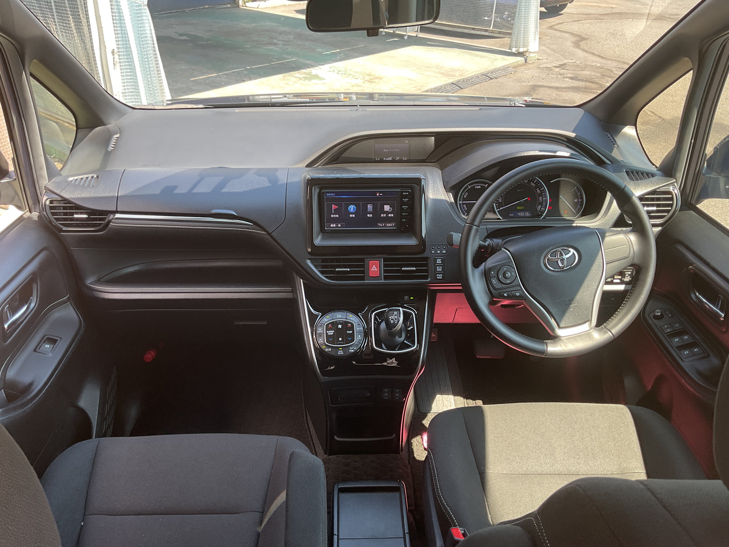 エスクァイア　ハイブリッドX／ナビ／TV／バックカメラ／