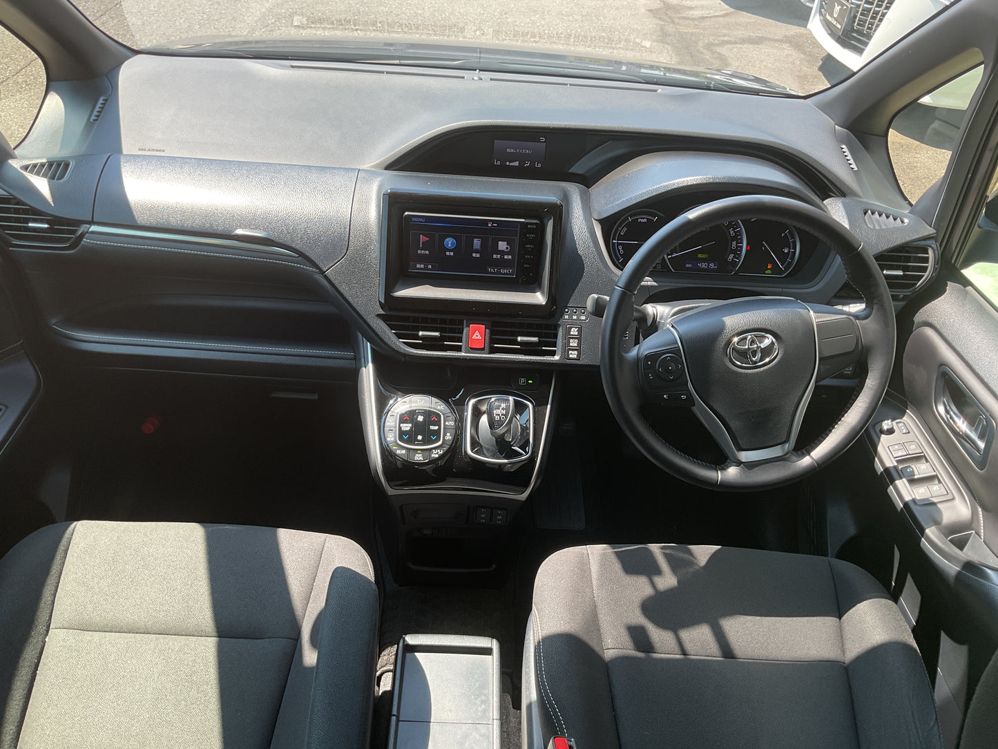 エスクァイア　ハイブリッドX／ナビ／TV／バックカメラ／