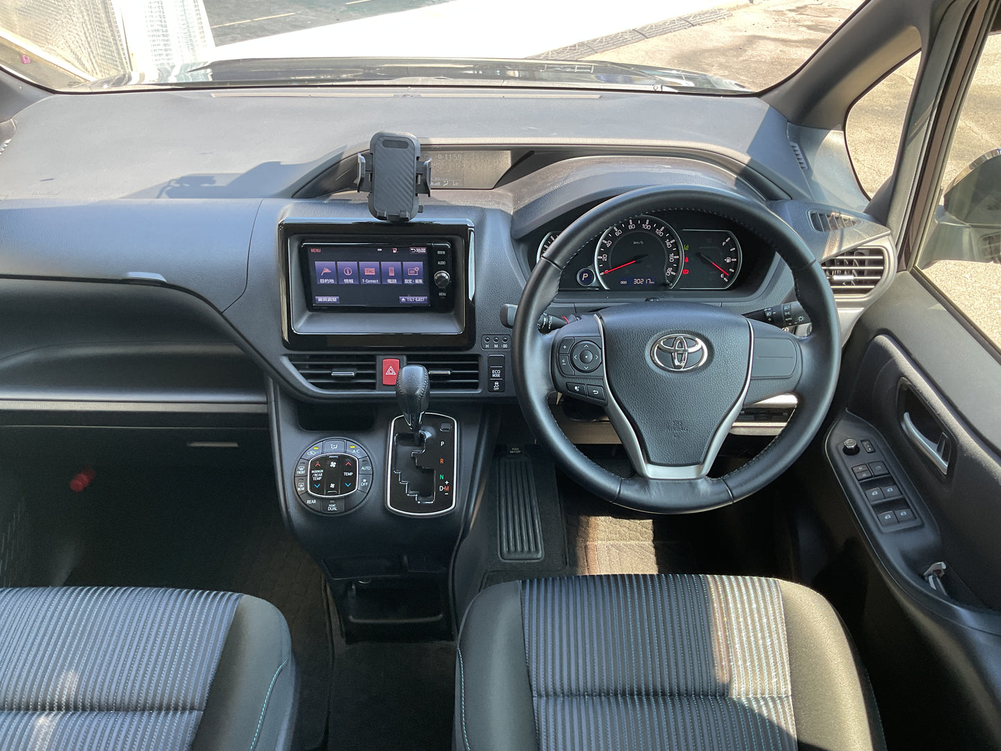 ヴォクシー　ZS／ドライブレコーダー