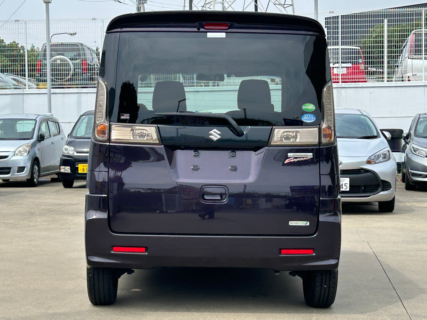 スペーシアカスタム/カスタムXS/パワースライドドア /HIDヘッドライト /フォグランプ /純正ディスプレイオーディオ / ワンセグTV /バックカメラ /ETC /スマートキー /革巻きステアリング（ステアリングリモコン付） /社外14インチアルミホイール /アイドリングストップ