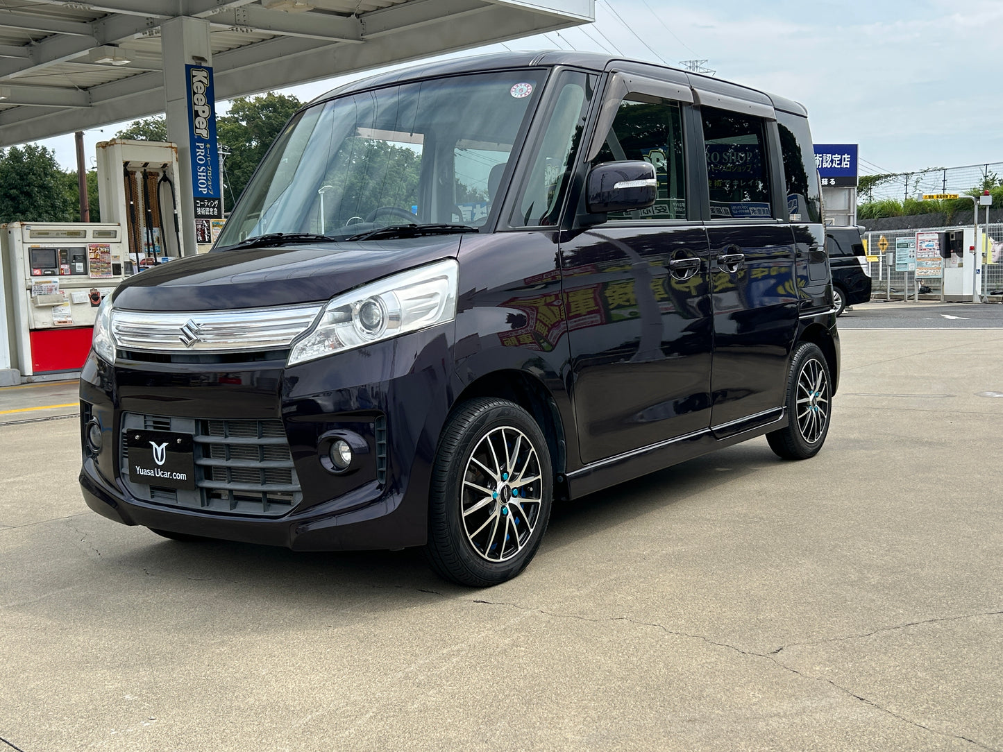 スペーシアカスタム/カスタムXS/パワースライドドア /HIDヘッドライト /フォグランプ /純正ディスプレイオーディオ / ワンセグTV /バックカメラ /ETC /スマートキー /革巻きステアリング（ステアリングリモコン付） /社外14インチアルミホイール /アイドリングストップ