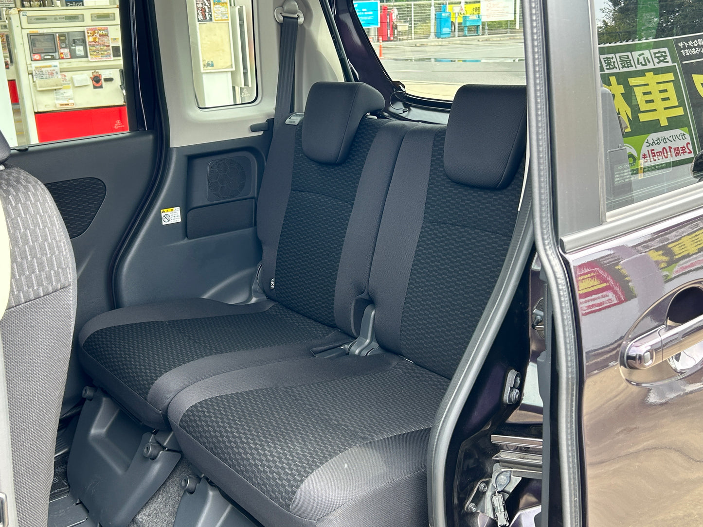 スペーシアカスタム/カスタムXS/パワースライドドア /HIDヘッドライト /フォグランプ /純正ディスプレイオーディオ / ワンセグTV /バックカメラ /ETC /スマートキー /革巻きステアリング（ステアリングリモコン付） /社外14インチアルミホイール /アイドリングストップ