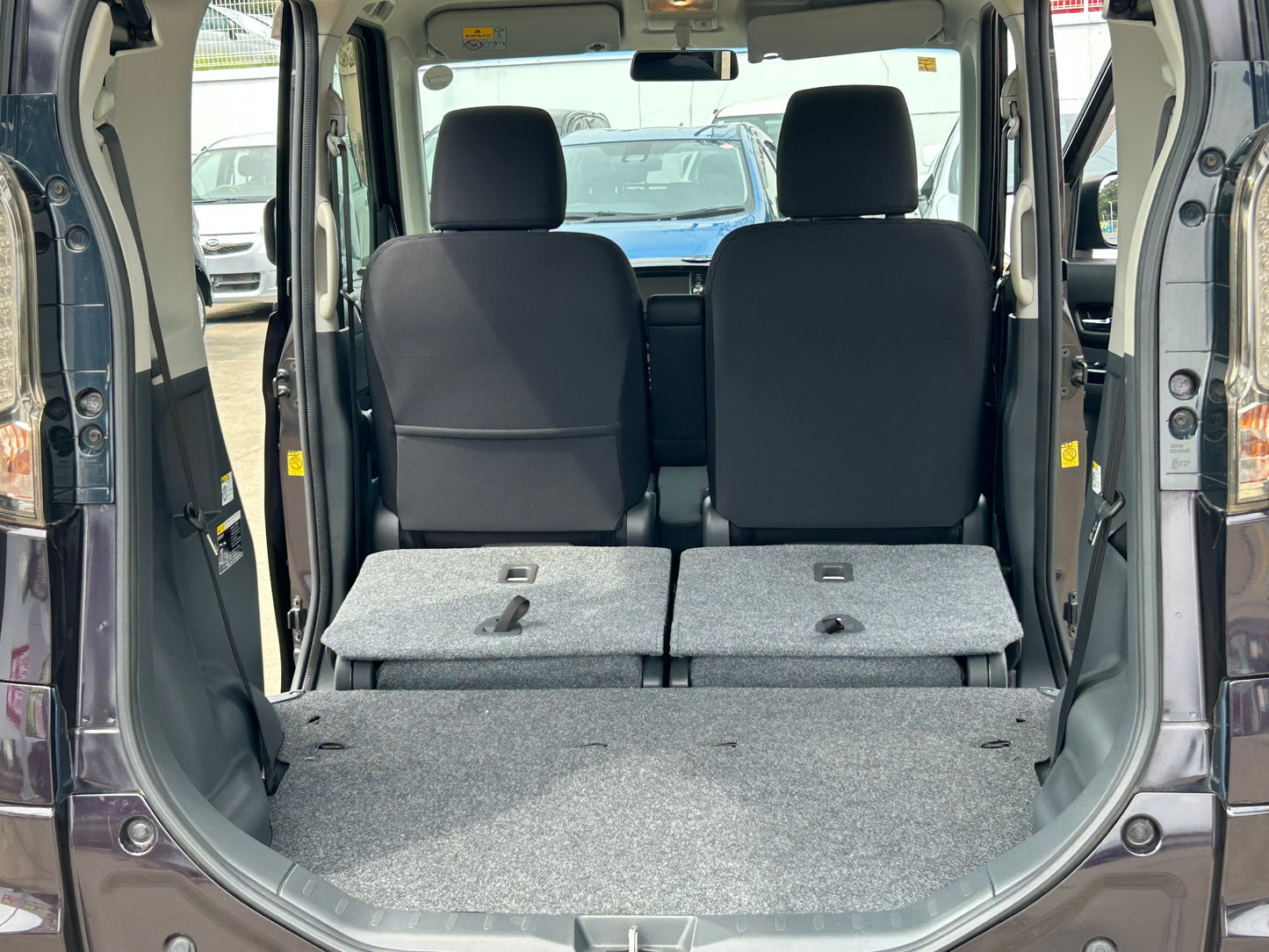 スペーシアカスタム/カスタムXS/パワースライドドア /HIDヘッドライト /フォグランプ /純正ディスプレイオーディオ / ワンセグTV /バックカメラ /ETC /スマートキー /革巻きステアリング（ステアリングリモコン付） /社外14インチアルミホイール /アイドリングストップ