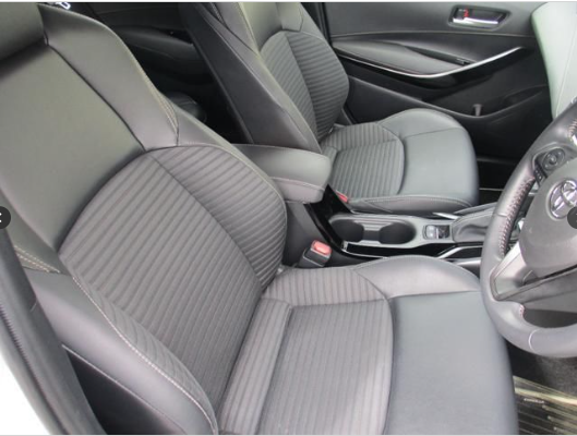 〇トヨタ カローラツーリング 「HYBRID S "W×B"（ダブルバイビー）」Toyota Safety Sense